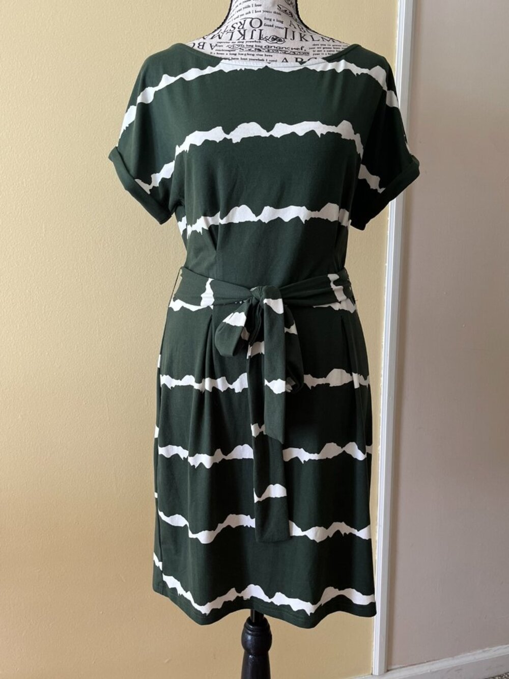 NWOT Cupshe Green/White Short-Sleeve Jersey Dress, Size S
